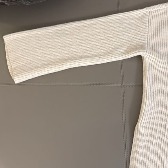 NWOT Lovers+Friends Rib Knit Turtleneck Oversized Woman’s Sweater. Size Small. - Picture 2 of 5